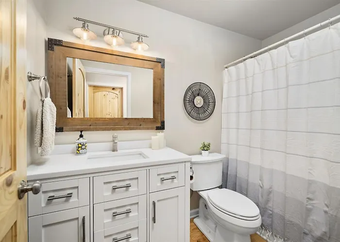 Family-friendly 3br W Bunk & Yard Holiday home *