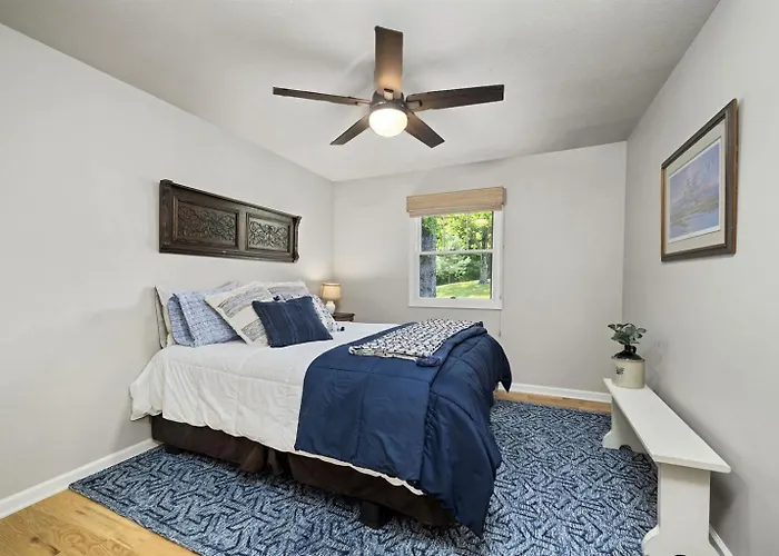 Family-friendly 3br W Bunk & Yard *