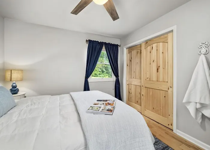 Holiday home Family-friendly 3br W Bunk & Yard Simpson