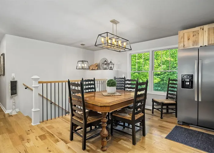 Family-friendly 3br W Bunk & Yard *