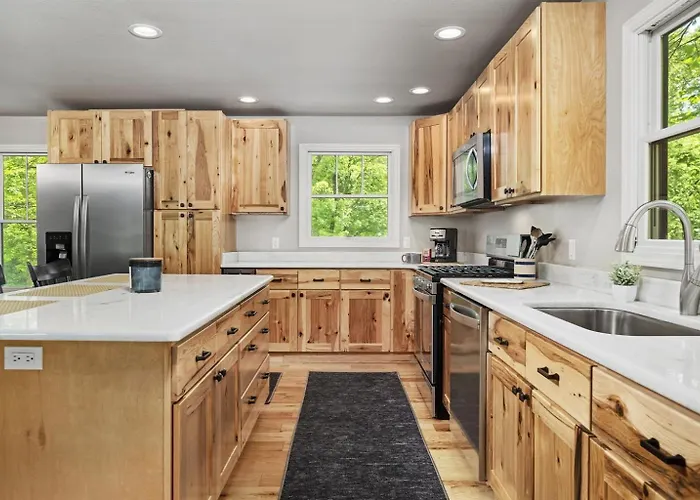 Family-friendly 3br W Bunk & Yard Holiday home *