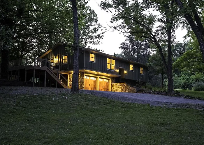 Holiday home Family-friendly 3br W Bunk & Yard *